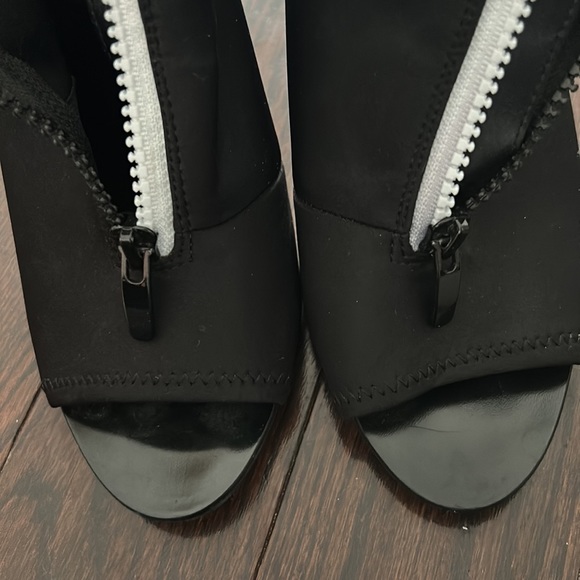 ALDO Black and White High heels perfect for going out! - Picture 9 of 9